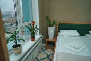 Отели типа «постель и завтрак» Gagarin Park Halal Apartments Алматы Двухместный номер с 1 кроватью и собственной ванной комнатой-10