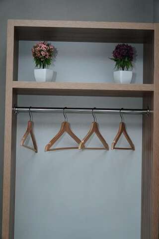 Отели типа «постель и завтрак» Gagarin Park Halal Apartments Алматы Двухместный номер с 1 кроватью и собственной ванной комнатой-32