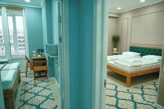 Отели типа «постель и завтрак» Gagarin Park Halal Apartments Алматы Двухместный номер с 1 кроватью и собственной ванной комнатой-51