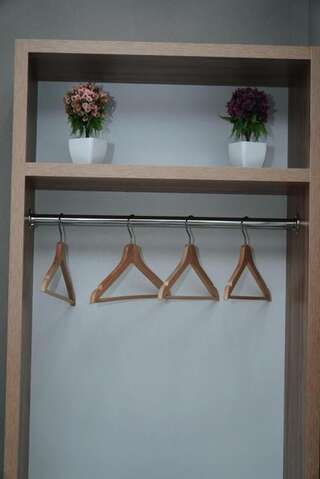 Отели типа «постель и завтрак» Gagarin Park Halal Apartments Алматы Двухместный номер с 1 кроватью и собственной ванной комнатой-64